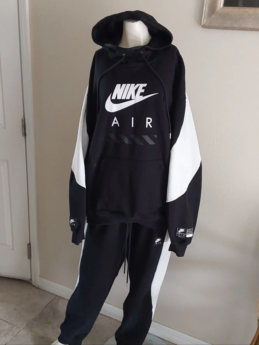Nike  Air Fleece Tracksuit Set Black & White Hoodie Joggers Men's Size Large